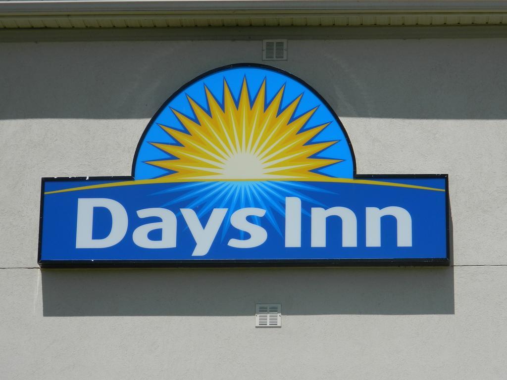 Days Inn By Wyndham Orillia Eksteriør bilde